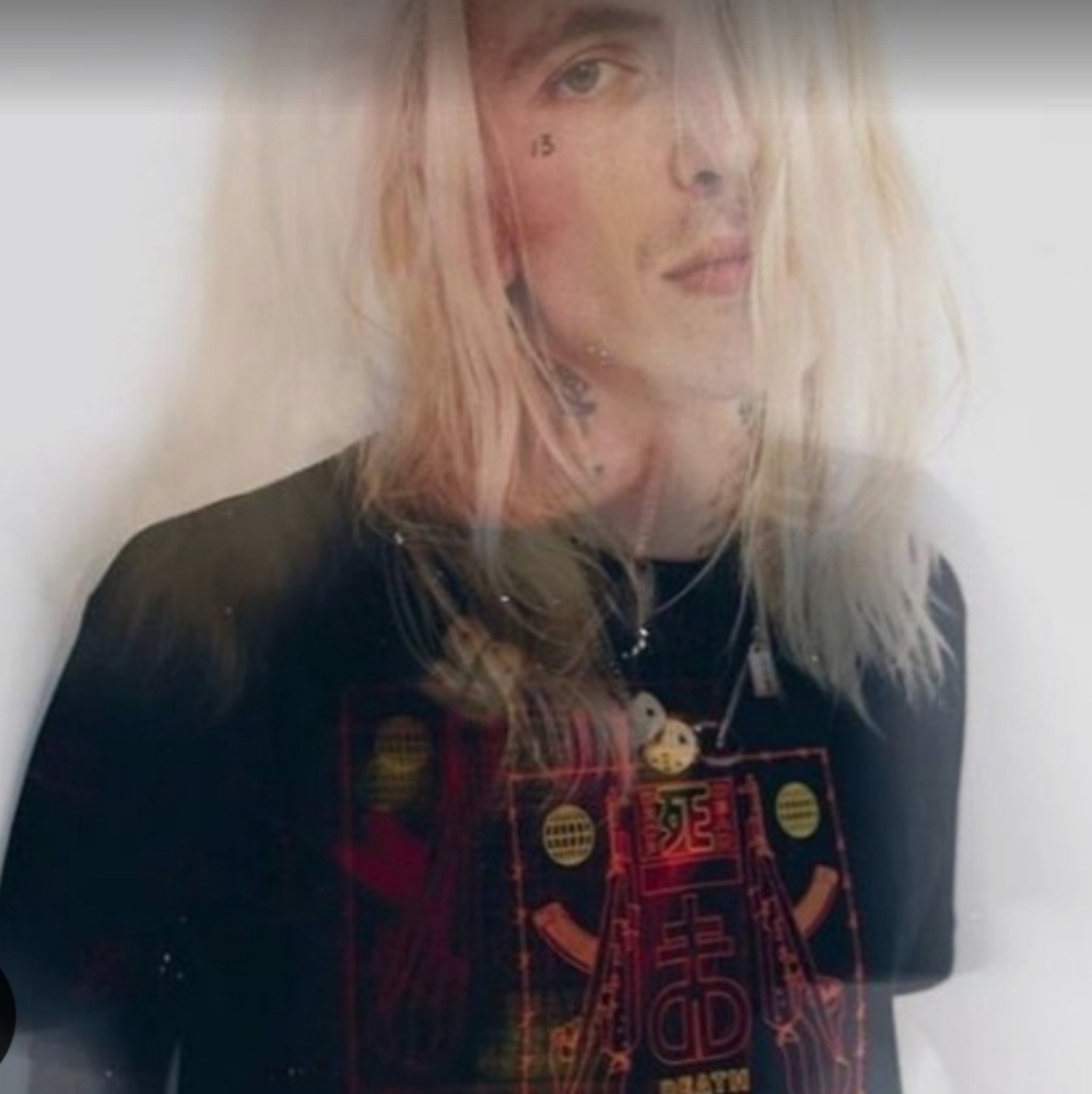 DropDead 'Takes No Bribes' Oversized Short Sleeve